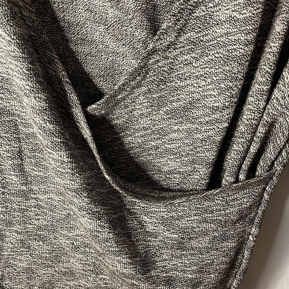 GREY WRAP SWEATER (M) - Picture 4 of 7
